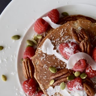 PROTEIN COCONUT CACAO PANCAKES